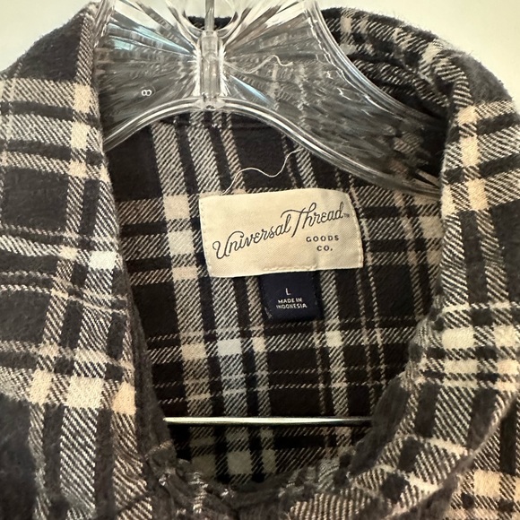 Universal Thread Flannel Button down - Picture 5 of 5